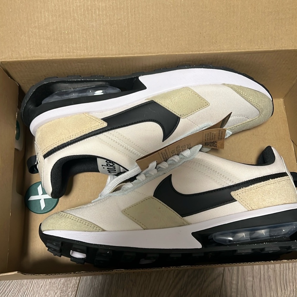 Nike Air Max Pre-Day LX